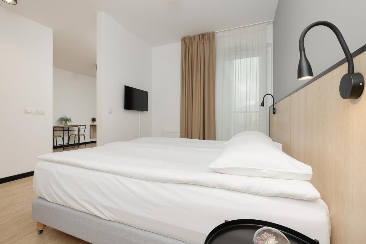 Apartment Comfy Targowa Next To Pge Narodowy By Renters Warsaw